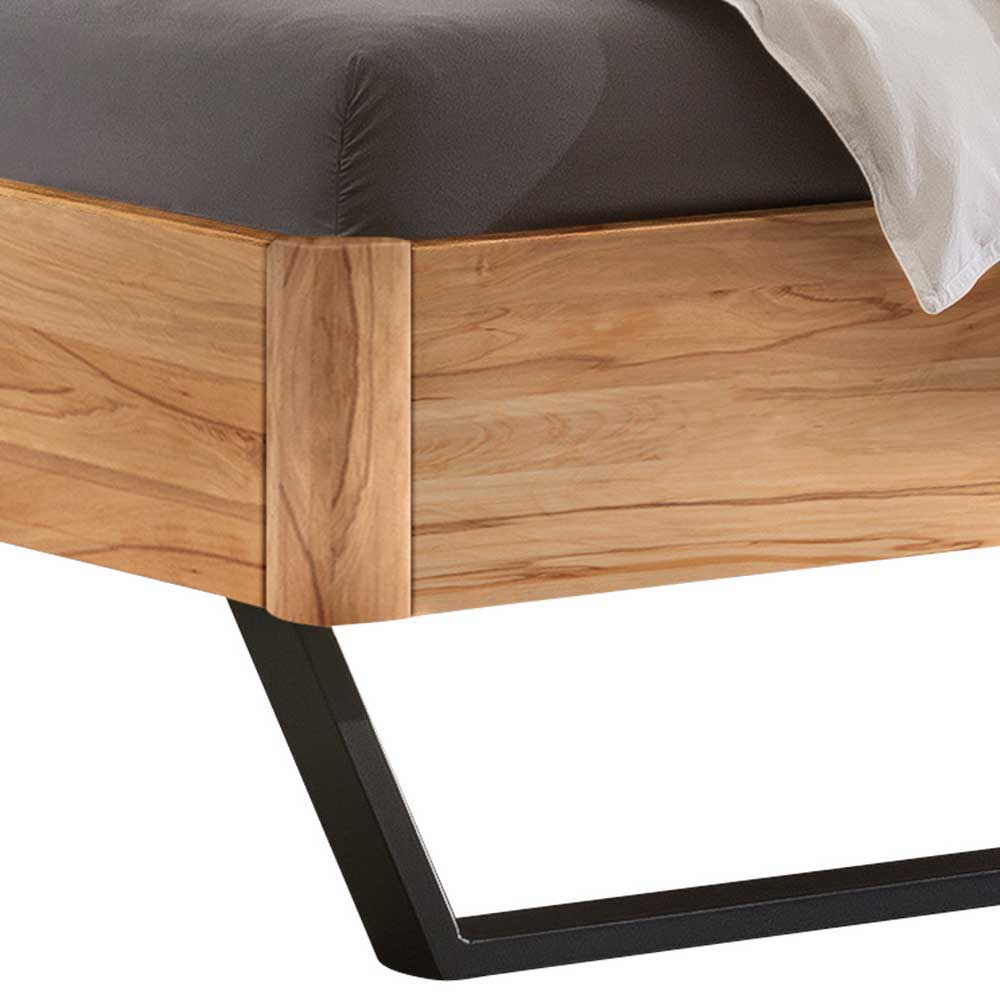 Loft Stil Doppelbett Perleberg aus Wildbuche Massivholz und Stahl