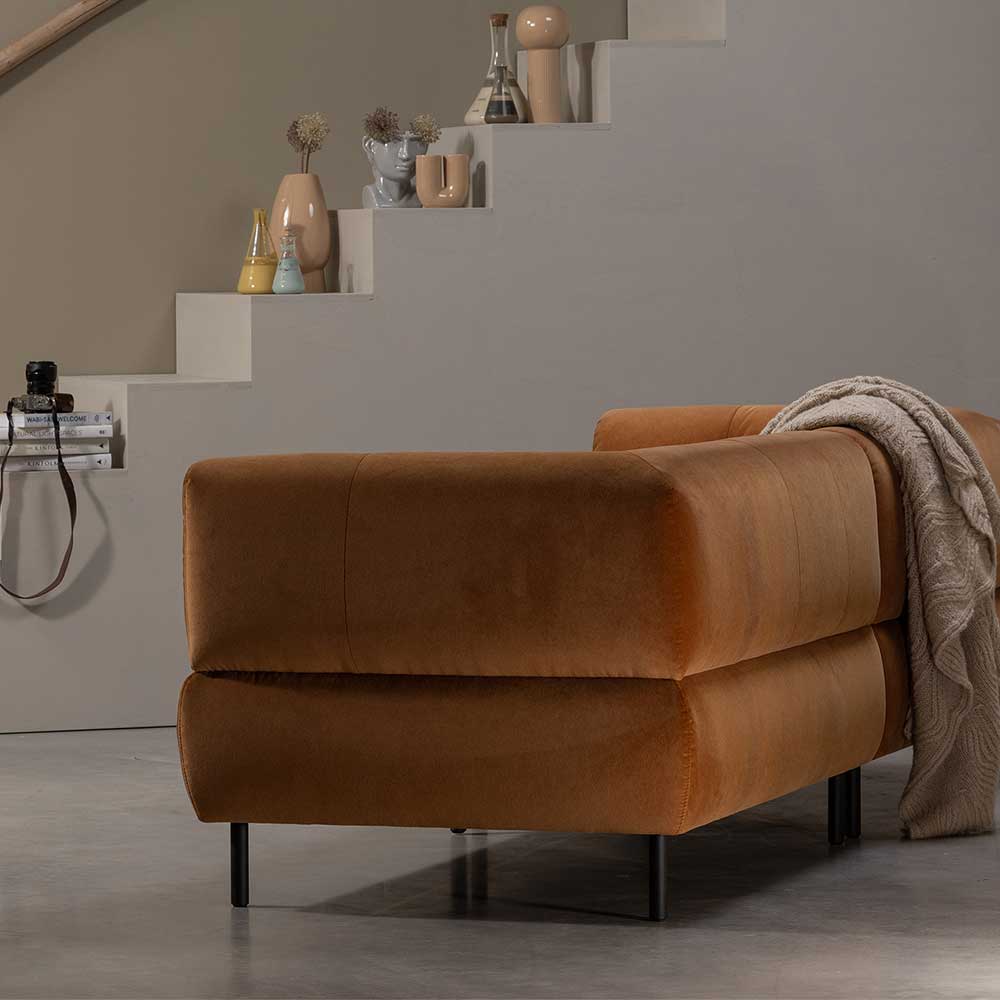 Urbanes Sofa Tasmania in Hellbraun aus Samt & Metall