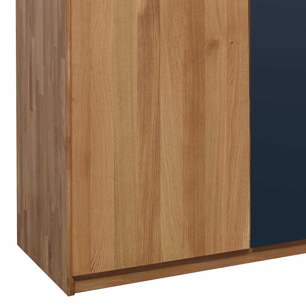 Schlafzimmerschrank Viando aus Wildeiche Massivholz in modernem Design