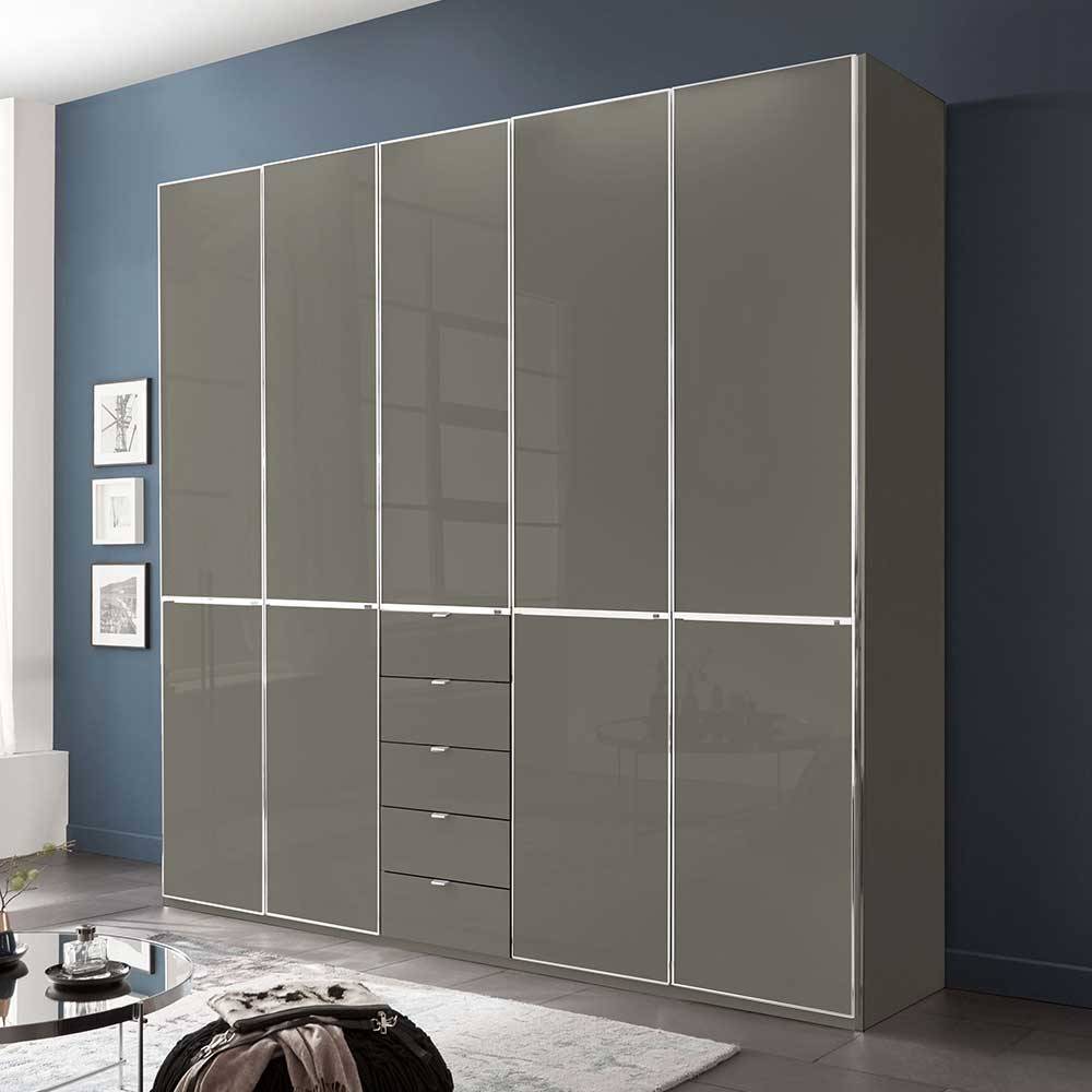 Kleiderschrank braun Boplaroma 247 cm breit mit fünf Schubladen