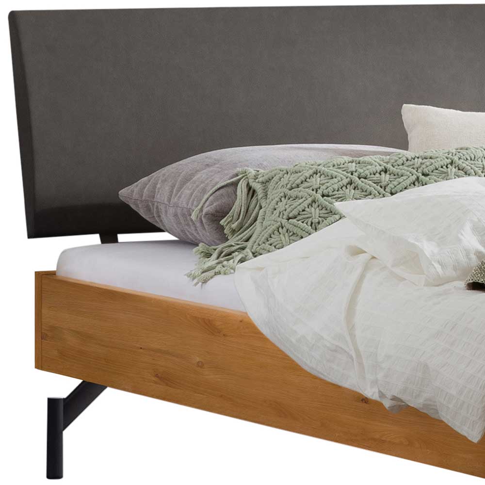 Hochwertiges Design Bett Adanassia 140x200 cm mit Vierfußgestell aus Metall