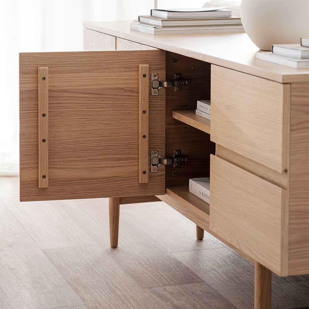 Helles Sideboard Roscha im Skandi Design mit 4 Soft Close Türen