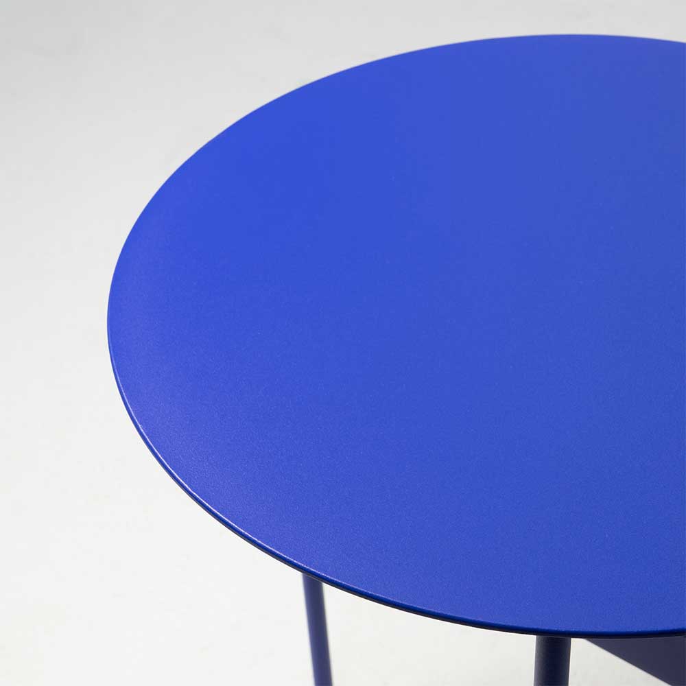 Beistelltisch Ultramarinblau Orelia in modernem Design 50 cm hoch