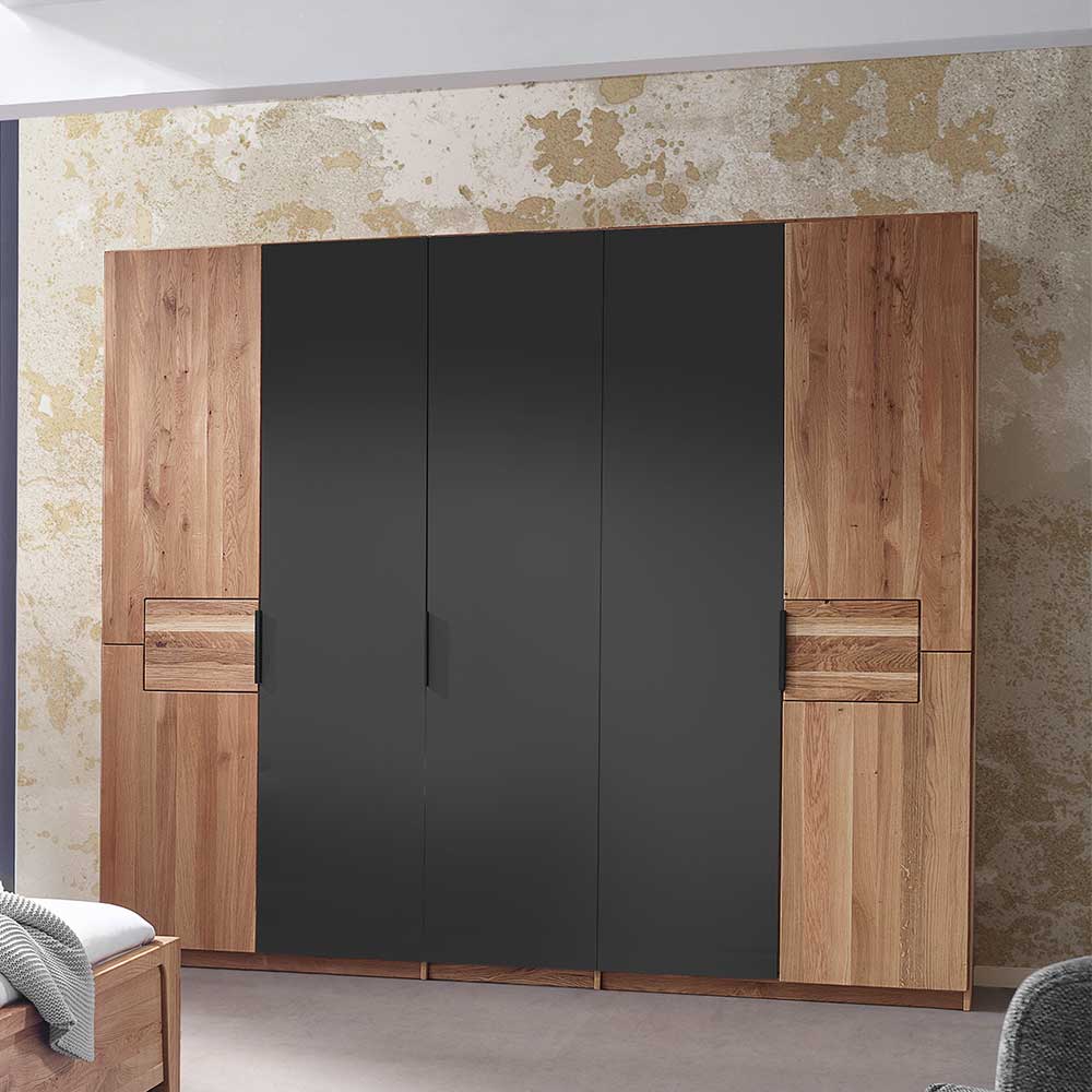 Schlafzimmerschrank Viando aus Wildeiche Massivholz in modernem Design