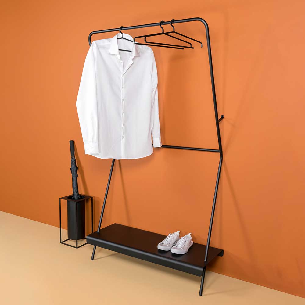 Skandi Design Wandgarderobe Valdi aus Metall in Schwarz