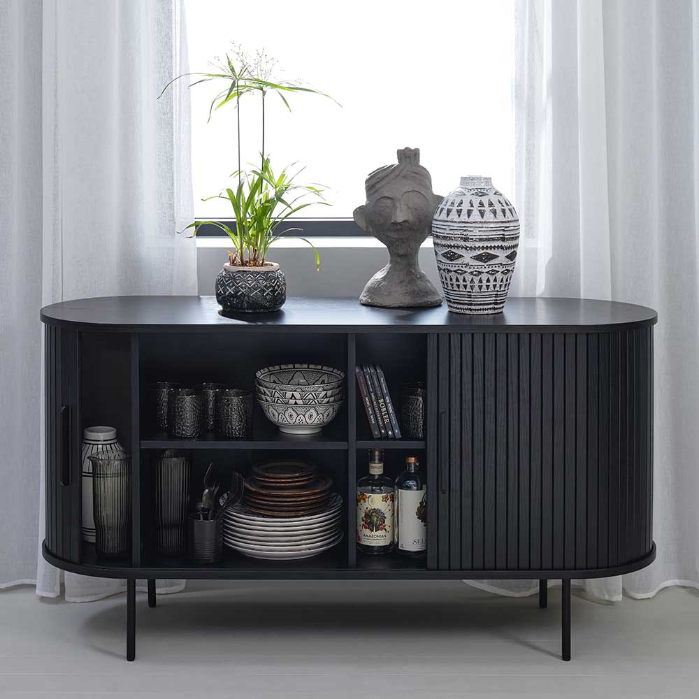 Schwarzes Sideboard Sumatri im Skandi Design mit Schiebetüren