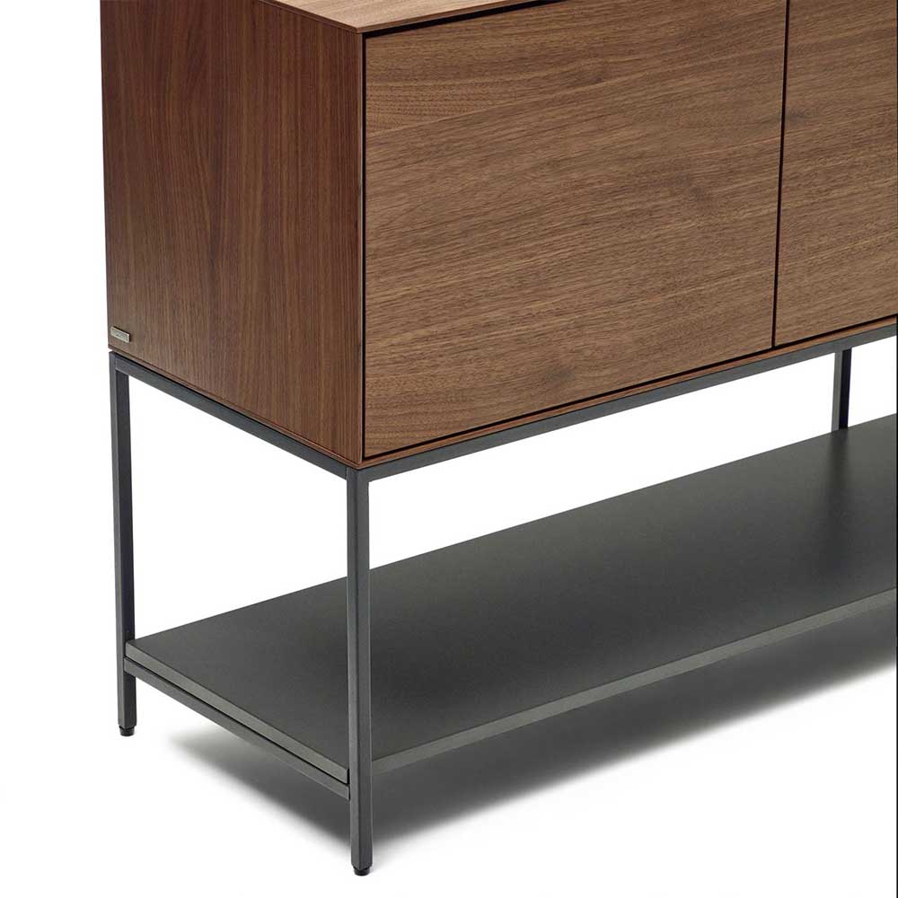 Hohes Sideboard Pleanos in Nussbaumfarben 195 cm breit