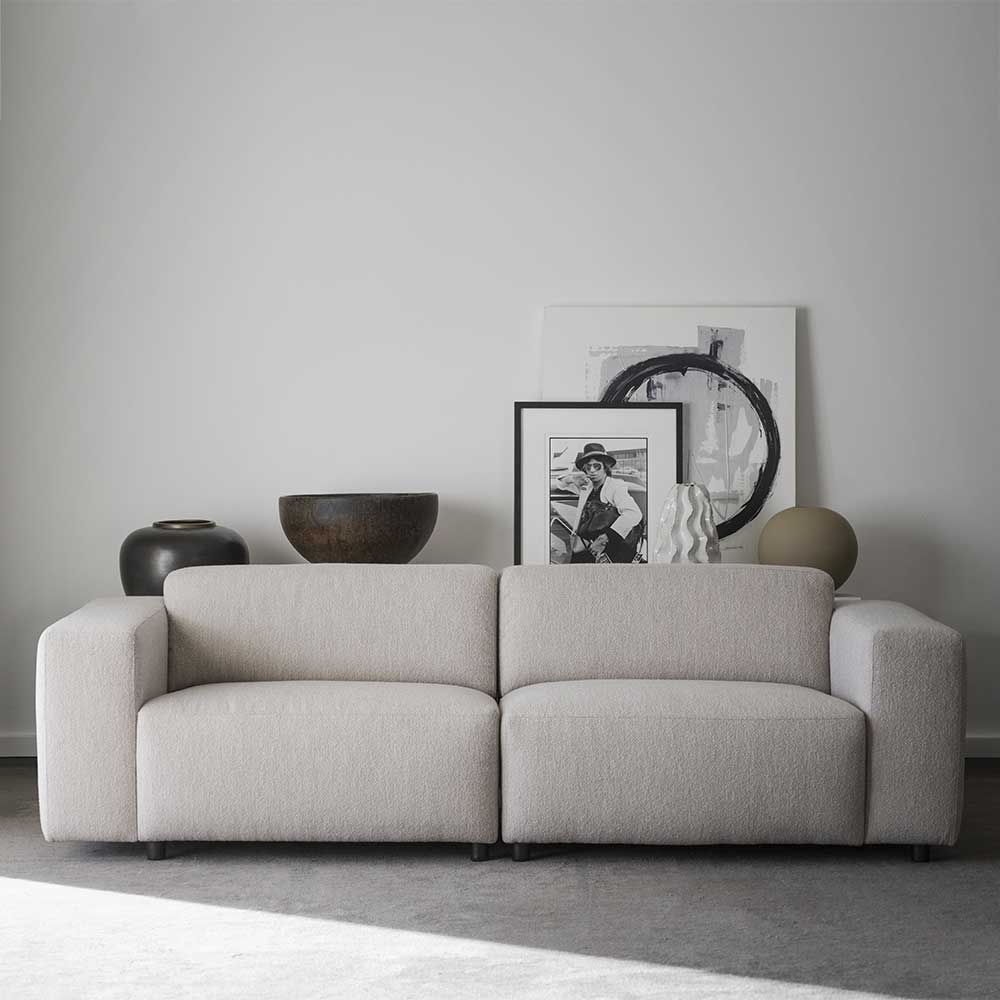 Dreisitzer Sofa Creme Mezzo in modernem Design aus Boucle Stoff