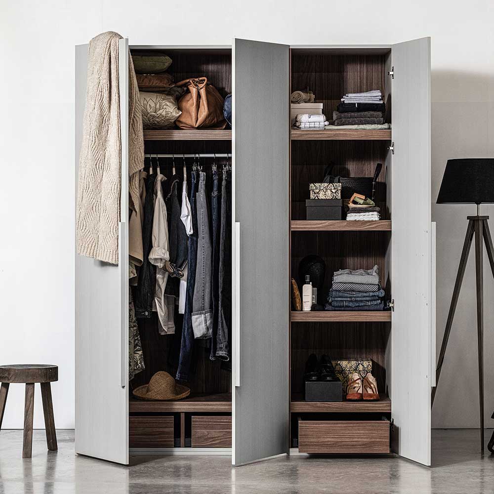 Grauer Schlafzimmerschrank Letizia im Skandi Design 165 cm breit